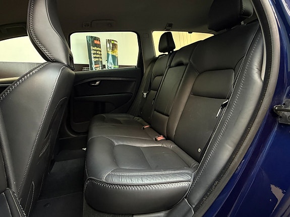 Volvo V70 13 of 16
