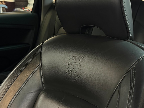Volvo V70 12 of 16