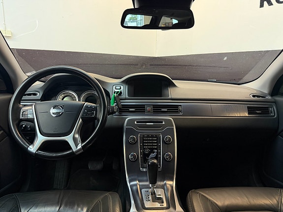 Volvo V70 7 of 16