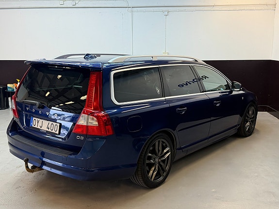 Volvo V70 11 of 16