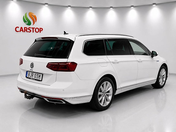 Volkswagen Passat 5 of 14