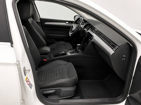 Volkswagen Passat 8 of 14