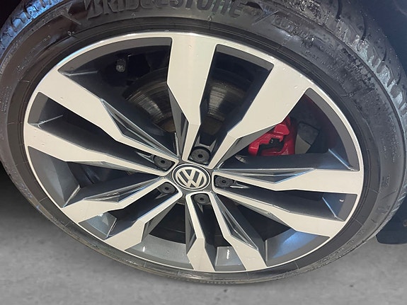 Volkswagen T-Roc 8 of 22