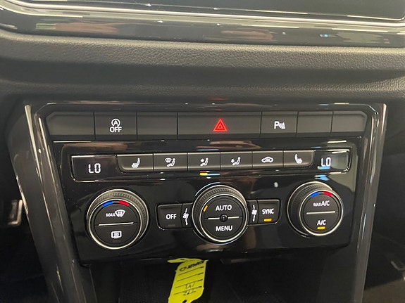 Volkswagen T-Roc 19 of 22