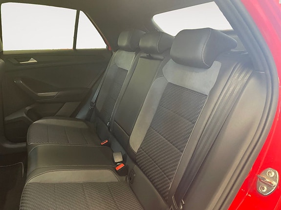 Volkswagen T-Roc 13 of 22