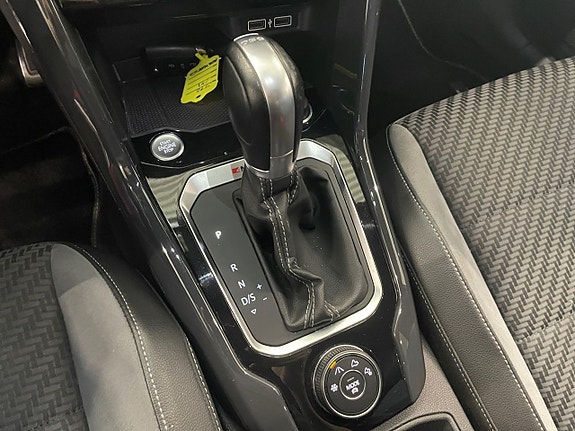 Volkswagen T-Roc 18 of 22