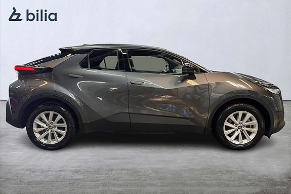 Toyota C-HR 18 of 21