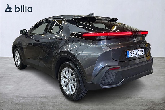 Toyota C-HR 2 of 21
