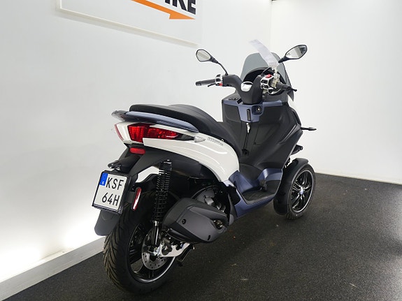 Piaggio MP3 300 HPE 4 of 4