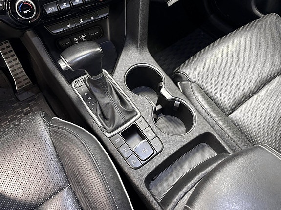 Kia Sportage 12 of 16