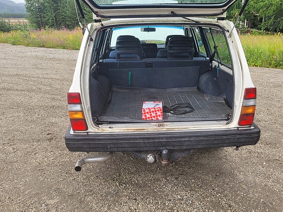 Volvo 240 4 of 15