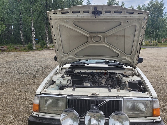 Volvo 240 12 of 15