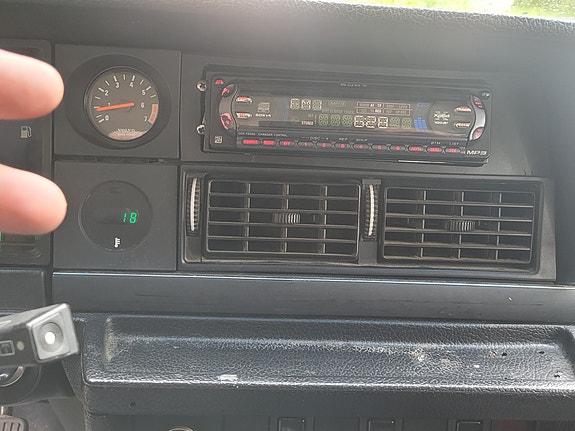 Volvo 240 14 of 15