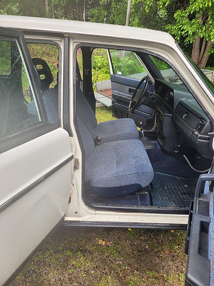 Volvo 240 8 of 15