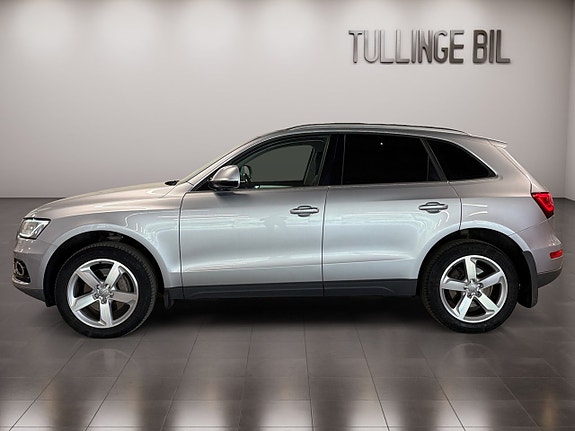 Audi Q5 2 of 27