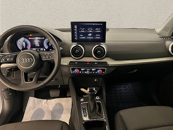 Audi Q2 4 of 5