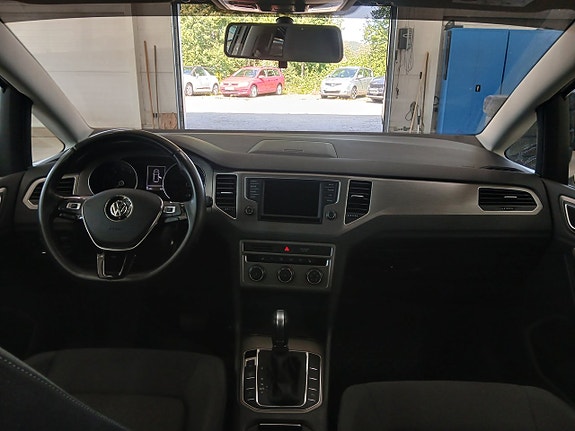 Volkswagen Golf Sportsvan 11 of 30