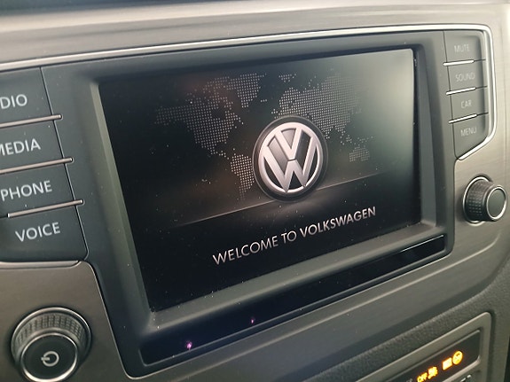 Volkswagen Golf Sportsvan 24 of 30