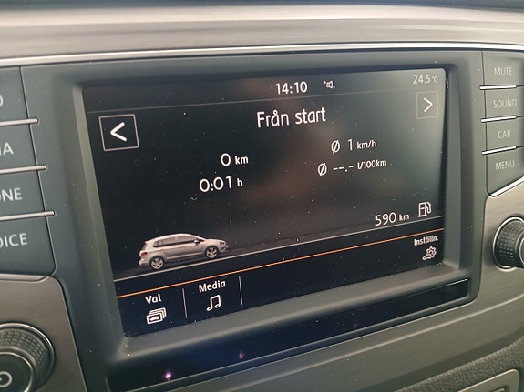 Volkswagen Golf Sportsvan 23 of 30
