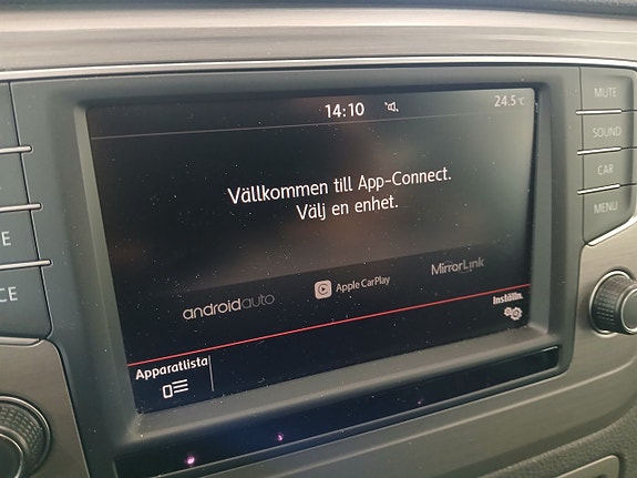 Volkswagen Golf Sportsvan 18 of 30