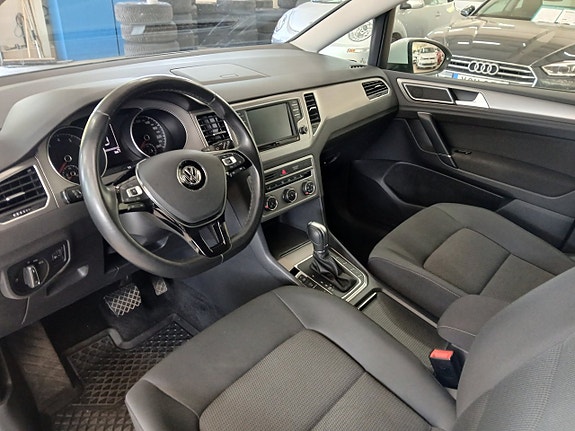 Volkswagen Golf Sportsvan 9 of 30