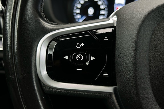 Volvo V60 Cross Country 25 of 29