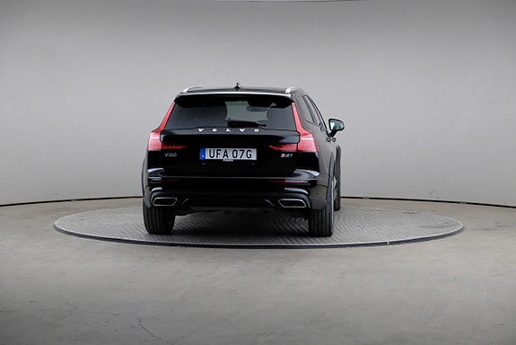 Volvo V60 Cross Country 5 of 29