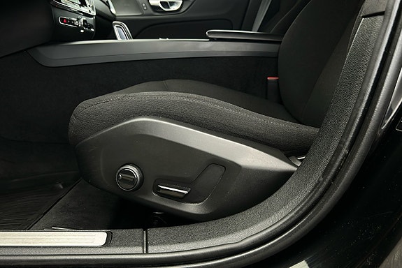 Volvo V60 Cross Country 18 of 29