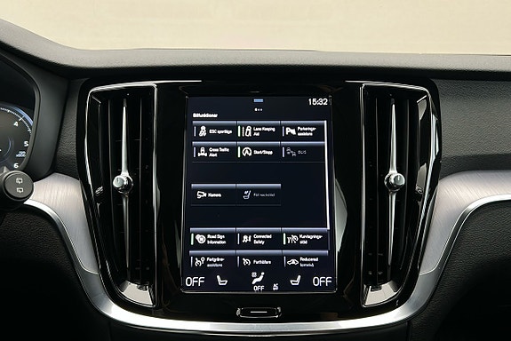 Volvo V60 Cross Country 23 of 29