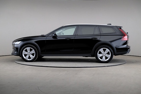 Volvo V60 Cross Country 4 of 29