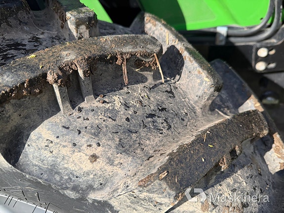 Traktor Deutz-Fahr 5100.4D med frontlastare och frontlyft 14 of 27