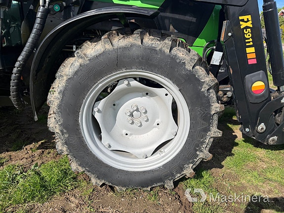 Traktor Deutz-Fahr 5100.4D med frontlastare och frontlyft 13 of 27