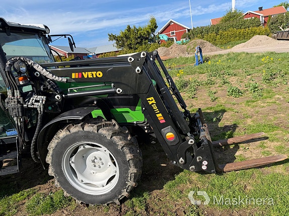 Traktor Deutz-Fahr 5100.4D med frontlastare och frontlyft 22 of 27