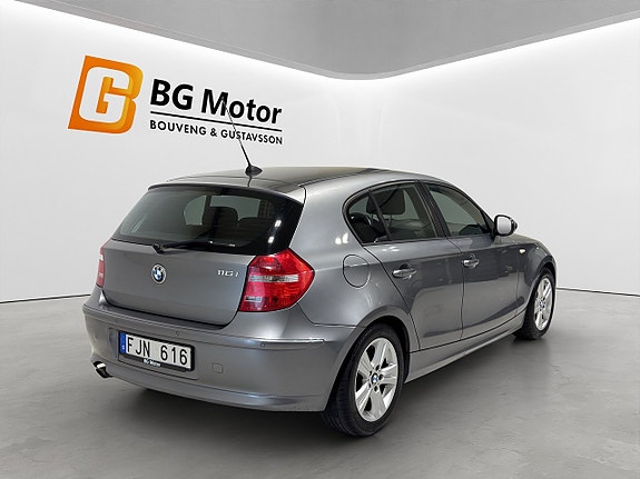 BMW 116i 4 of 16