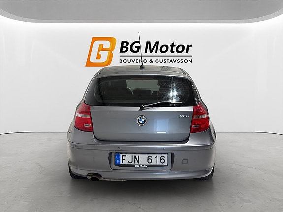 BMW 116i 5 of 16