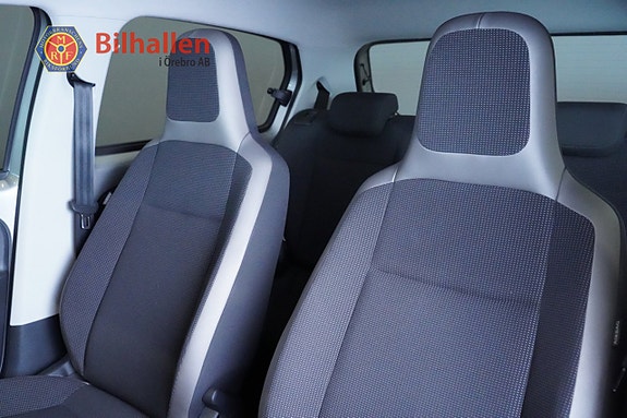 Volkswagen UP! 4 of 16