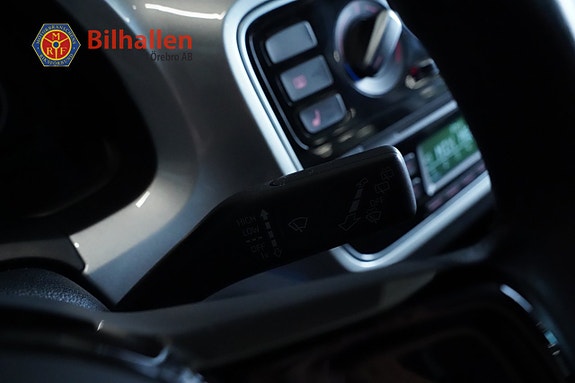Volkswagen UP! 14 of 16