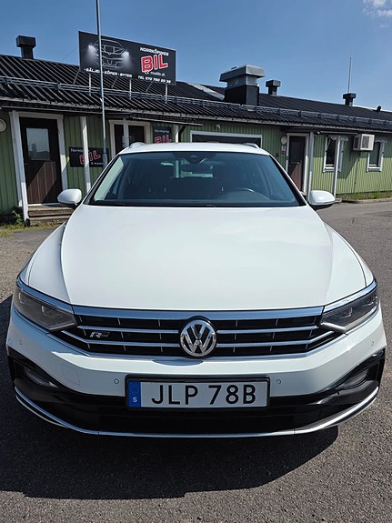 Volkswagen Passat 12 of 12