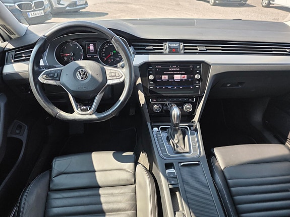 Volkswagen Passat 6 of 12