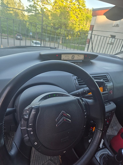 Citroen C4 2 of 6