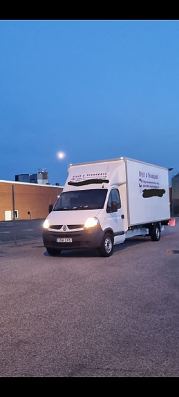 Renault Master 2 of 3