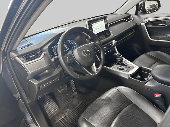 Toyota RAV4 14 of 19