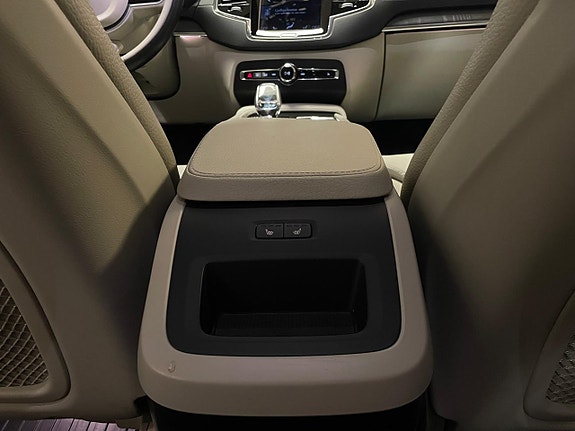 Volvo XC90 21 of 30