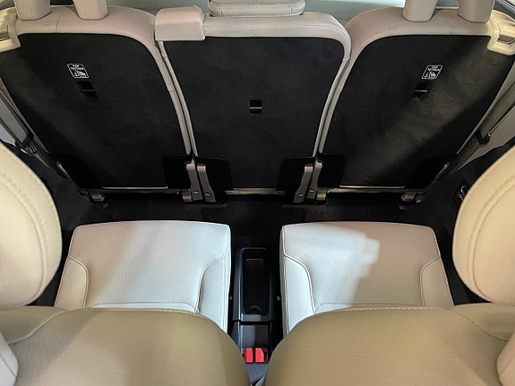 Volvo XC90 27 of 30