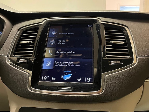 Volvo XC90 12 of 30