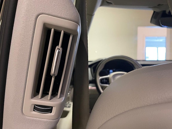 Volvo XC90 22 of 30