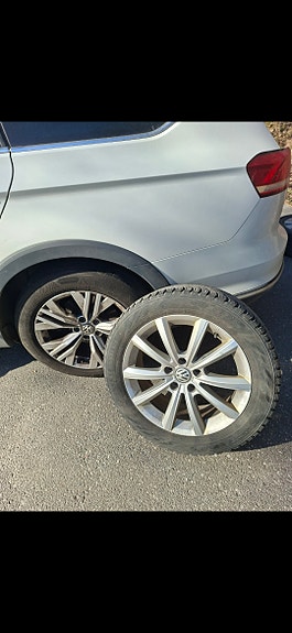 Volkswagen Passat Alltrack 3 of 6