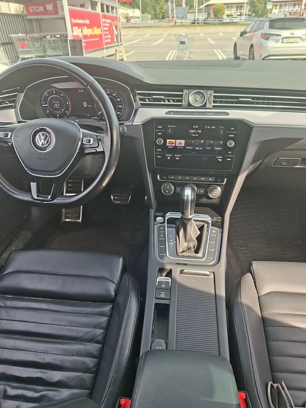 Volkswagen Passat Alltrack 2 of 6