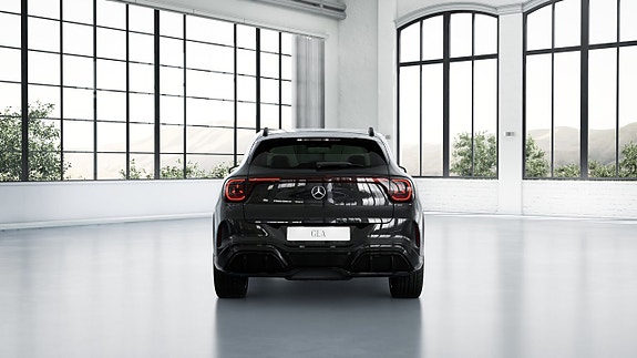 Mercedes-Benz GLA250 9 of 14