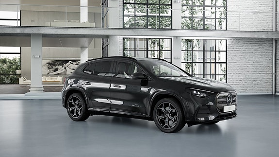 Mercedes-Benz GLA250 3 of 14